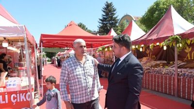 Kahramankazan Belediye Başkanı Selim Çırpanoğlu, düzenlenen Kahramankazan Anadolu Yöresel Ürünler