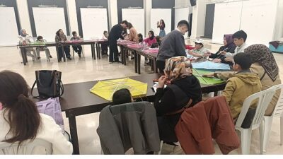 Maltepeli anneler ve çocukları, Maltepe Belediyesi’nin organize ettiği “Anne-Çocuk Uçurtma