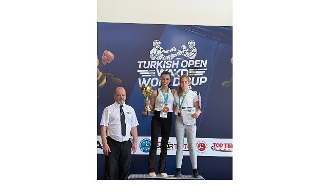 Antalya'da düzenlenen Uluslararası Kick Boks Turnuvasında ringe çıkan Bağcılar Belediyesi
