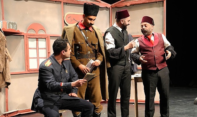 Keçiören Belediyesi’nin ev sahipliğinde Necip Fazıl Tiyatro Salonu’nda sahnelenen “Bu