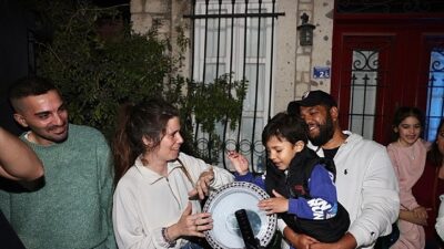 Çeşme Belediye Başkanı Lâl Denizli, üç ayrı noktada Hıdırellez ateşlerini