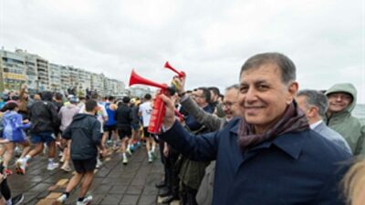 İzmir’de ilk kez düzenlenen Balkan Dostluk Koşusu, bine yakın sporcunun