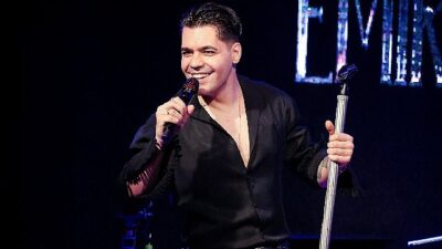 Emir Can İğrek Ankara konserinde bir hayranının babaannesiyle görüntülü konuştu