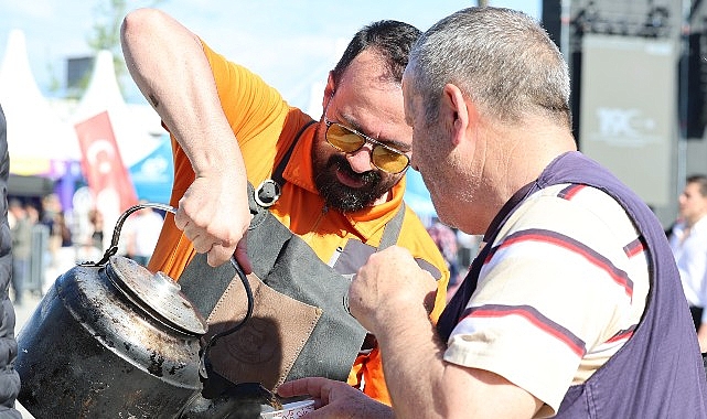 Kocaeli Büyükşehir Belediyesi’nin Milli İrade Meydanı’nda gerçekleştirdiği EnFest, birbirinden keyifli