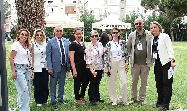 Çocukların ve gençlerin gelişimine rehberlik eden İzmir Eğitim Vakfı, çağımızın