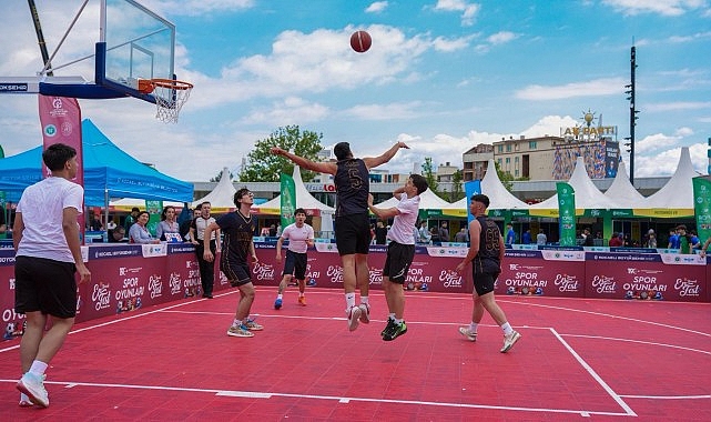 Kocaeli Büyükşehir Belediyesi’nin 19 Mayıs Atatürk’ü Anma, Gençlik ve Spor