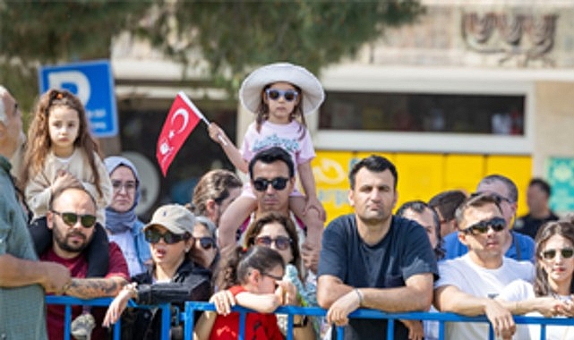 İzmir’de 19 Mayıs Atatürk’ü Anma, Gençlik ve Spor Bayramı kutlamaları