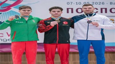 İzmir Büyükşehir Belediyesi Spor Kulübü’nün milli jimnastikçisi Altan Doğan, Bulgaristan’da