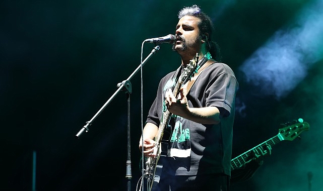 Alternatif rock müziğin sevilen gruplarından Dedublüman, EnFest etkinlikleri kapsamında Kocaeli