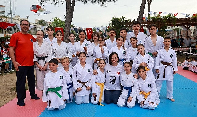 Karabağlar Belediyesi tarafından 19 Mayıs Atatürk'ü Anma, Gençlik ve Spor