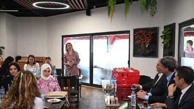 Kartepe Belediyesi ve İlçe Milli Eğitim Müdürlüğü iş birliğiyle, Anneler