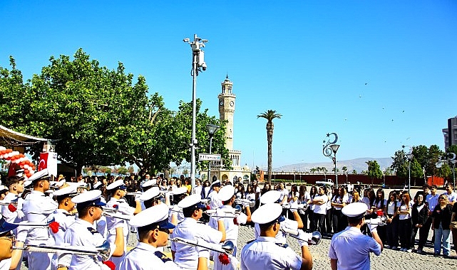 İzmir İl Millî Eğitim Müdürlüğü himayesinde “Maarifin Kalbinde Marifetli Gençlik