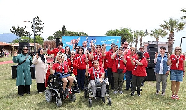 Menderes Belediyesi’nin ilk defa düzenlediği Engelsiz Festival’in birinci günü eğlenceli