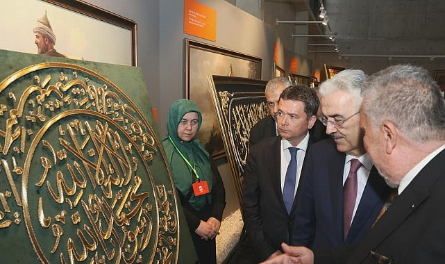 “Mukaddes Emanetler Sergisi”, Panorama 1326 Bursa Fetih Müzesi’nde vatandaşların huzuruna