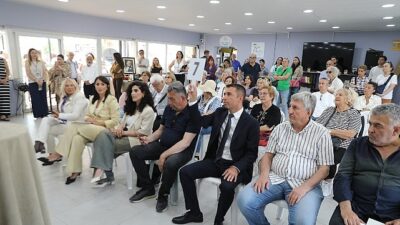 Gün boyu süren etkinlikte müzayede, mezat, halk dansları gösterisi, koro