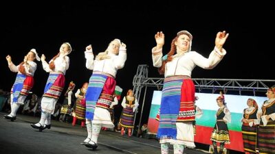 Ayvalık Belediyesi'nin ev sahipliğinde düzenlenen festivale Türkiye, Sırbistan, Bosna Hersek,