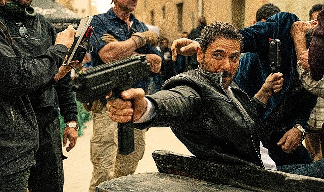 Gösterime girdiği ülkelerde listeleri alt üst etti.