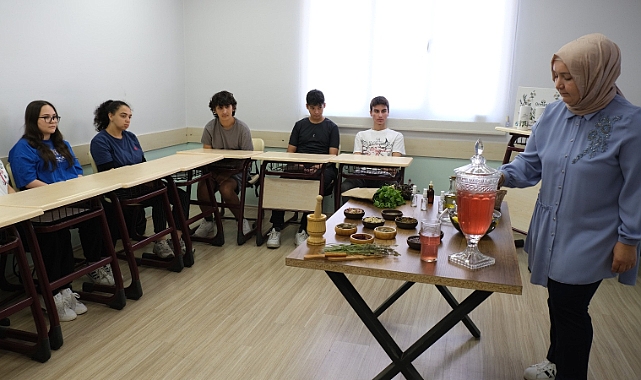Kocaeli Büyükşehir Belediyesi’nin gençlere yönelik eğitim ve gelişim projelerinden biri