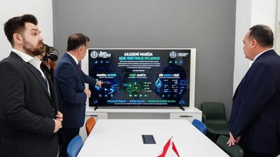 Manisa Büyükşehir Belediye Başkanı Besim Dutlulu, gençlerin teknoloji alanında kendilerini
