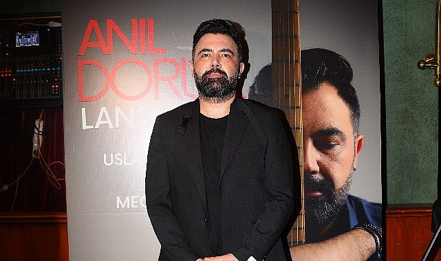"Anıl Doruk, Uslanmam ve Meçhul şarkılarının lansmanını gerçekleştirdi.