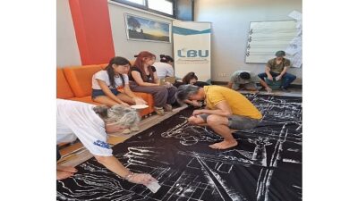 Ayvalık’ta düzenlenen “Kolektif Deneysel Eskiz Atölyesi”, üniversite akademisyenleri, eğitimciler ve