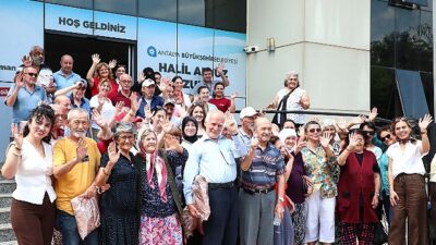 Antalya Büyükşehir Belediyesi Kadın Danışma Merkezi’nde görev yapan kadınlar, Babalar