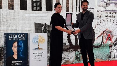 Araştırmacı yazar Ümmühani Kara, Ankara Divan Otelde  AHİD tarafından bu