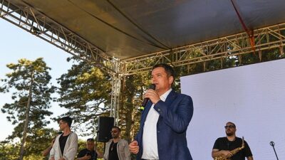 Osmangazi Belediye Başkanı Erkan Aydın, Rumeli Dernekleri Federasyonu (RUMELİFED) tarafından