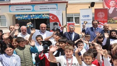 Canik Belediye Başkanı İbrahim Sandıkçı, Canik Başalan İlkokulu öğrencilerinin karne