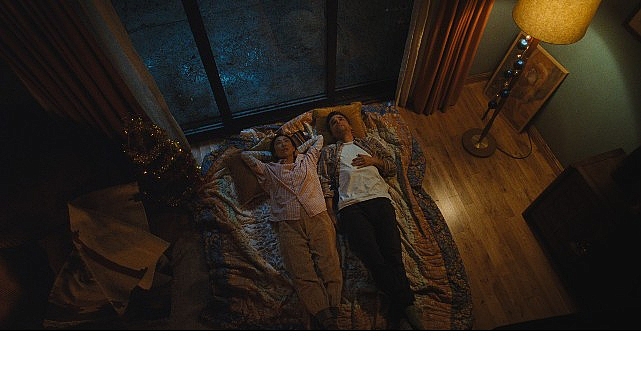 Netflix, başrollerinde Greta Lee ve Wagner Moura’yı buluşturan Son Ev filminin fragmanını ve filmden yeni