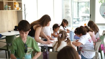 Bayraklı Belediyesi, çocukların yaz tatilini verimli, eğlenceli ve öğretici etkinliklerle