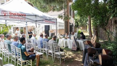 Bornova Belediyesi tarafından Atatürk Kitaplığı Bahçesi’nde düzenlenen “Çalgı Yapım Tanıtım