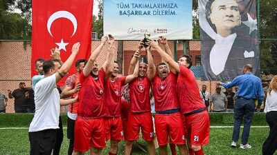Bornova Belediyesi bünyesinde çalışan personelin bağlarını kuvvetlendirmek, kurum içi dayanışmayı