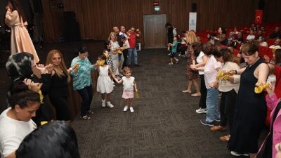 Kocaeli Büyükşehir Belediyesi Türk Halk Müziği Korosu unutulmayacak bir konsere