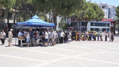 Burhaniye Belediyesi’nin her sene Muharrem Ayı sebebiyle düzenlediği aşure hayrı