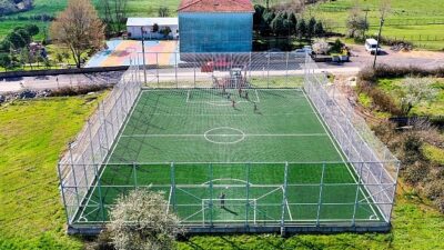 Kocaeli Büyükşehir Belediyesi, kent genelindeki spor alanlarını daha modern ve