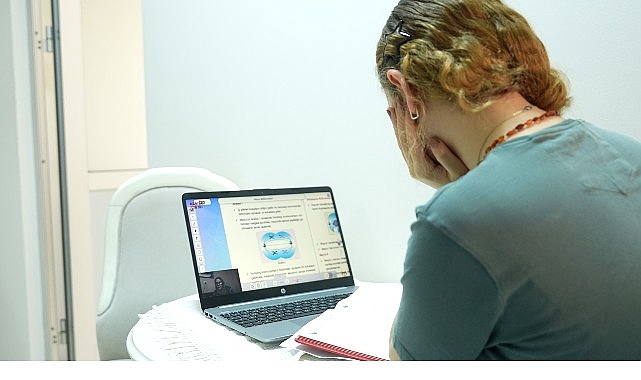 Manisa Büyükşehir Belediyesi, eğitimde fırsat eşitliği anlayışıyla öğrencilerin yanında olmaya