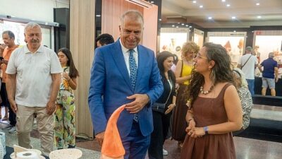 Gaziemir Belediyesi’nin seramik kursiyerlerinin yıl boyunca hazırladığı eserler, düzenlenen yıl