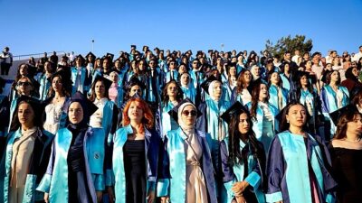 Dokuz Eylül Üniversitesi (DEÜ) Hemşirelik Fakültesi 2025-2026 Akademik Yılı Mezuniyet
