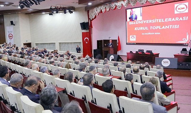 Dokuz Eylül Üniversitesi (DEÜ) Rektörü Prof.