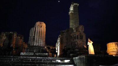 Didim Belediyesi ve Livaneli Vakfı iş birliğiyle düzenlenen etkinlik, Apollon