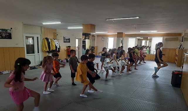 Efes Selçuk Belediyesi tarafından çocukların yaz tatilini verimli, eğlenceli ve