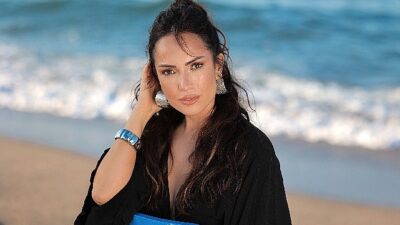 Güçlü yorumu ve sahne performansıyla dikkat çeken Füsun Batum, beğeni