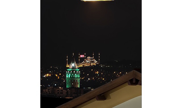 Akıllı telefon kameraları artık yalnızca gündüz çekilen karelerle değerlendirilmiyor.