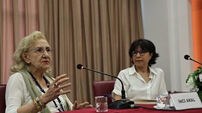 Nilüfer Belediyesi’nin düzenlediği söyleşide konuşan yazar İnci Aral, Türkiye’nin kanayan