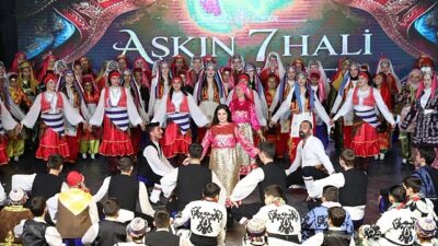 İnegöl Belediyesi Halk Dansları Topluluğu, yaz aylarının ilk açık hava
