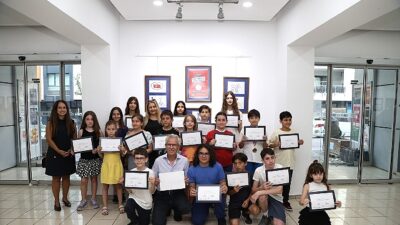 Nilüfer Belediyesi’nin sanat atölyelerinde eğitim alan çocuk kursiyerlerin yıl boyunca