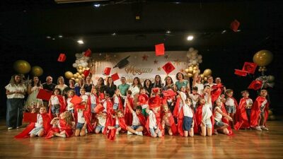 Karşıyaka Belediyesi bünyesinde faaliyet gösteren anaokulu ve oyun odalarındaki öğrenciler