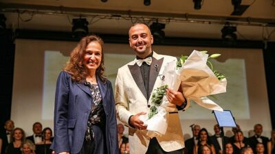 Karşıyaka Belediyesi Türk Sanat Müziği Korosu, düzenledikleri yaz konseri ile
