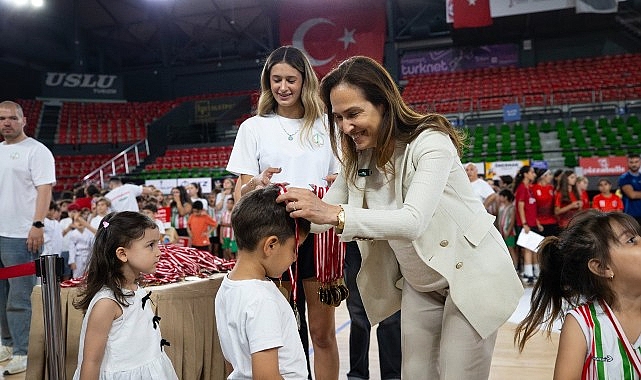 Karşıyaka Belediyesi, Kış Spor Okulları’nı görkemli bir törenle noktalayarak sezonu